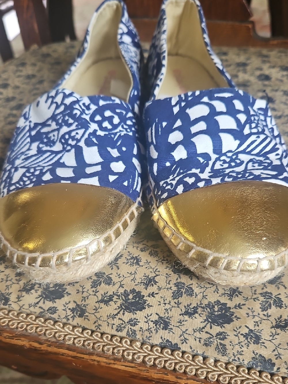 EUC Lilly Pulitzer Flats - Picture 3 of 4